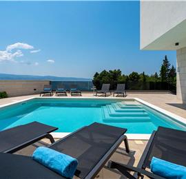 5 bedroom beachfront villa with heated pool near Omis, sleeps 9